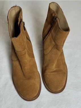 Roots Tan Suede Ankle Boots size 6